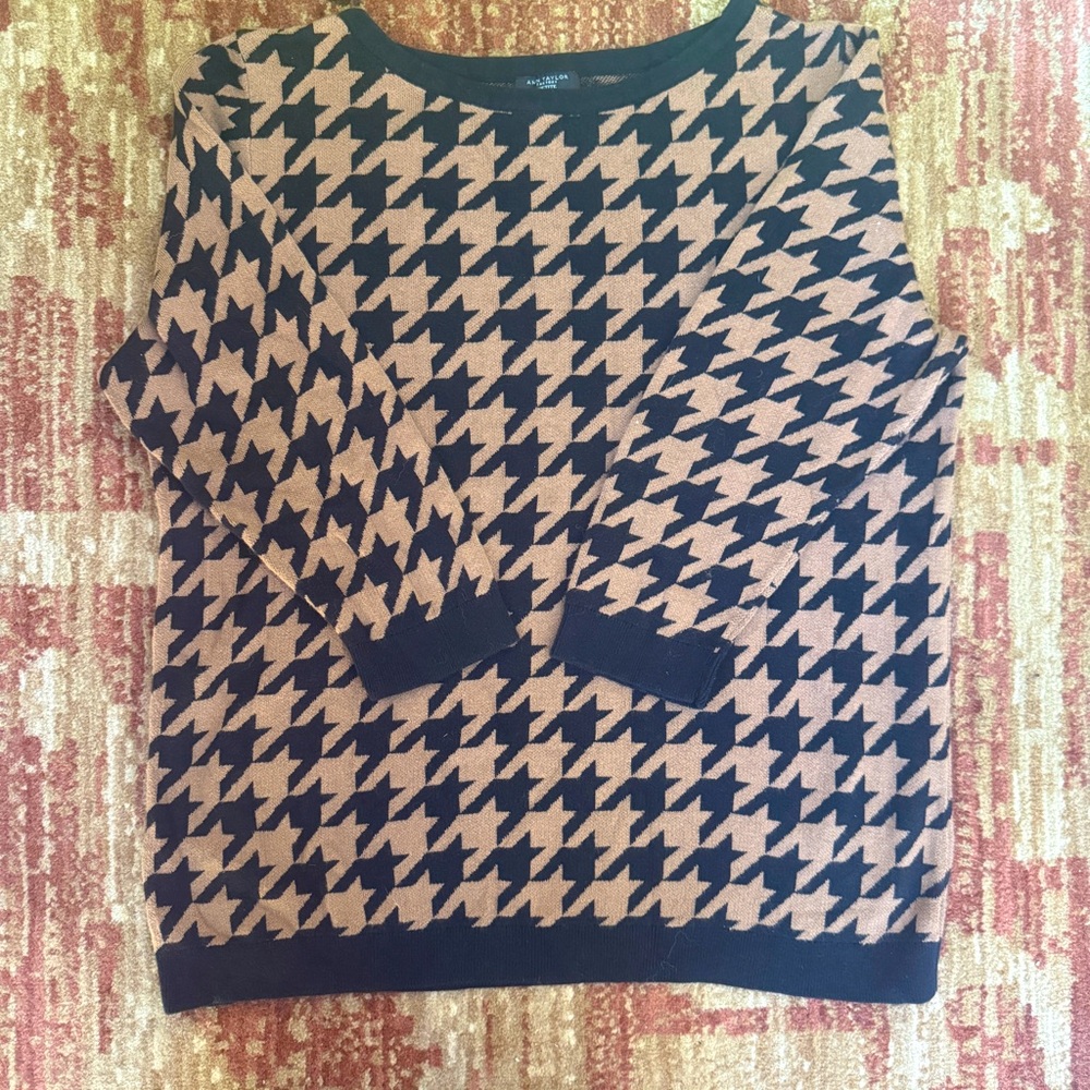 Ann Taylor Stylish Houndstooth Sweater - Black and Tan. Size XLP
